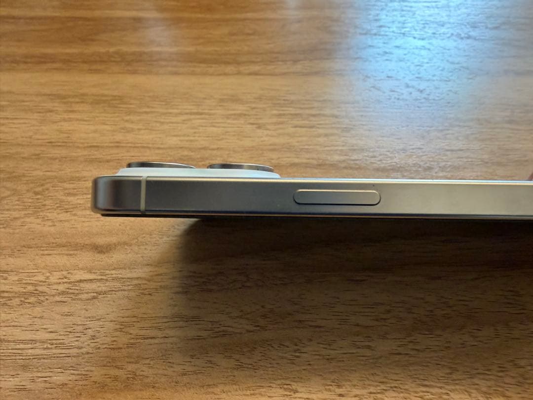 iPhone 15 Pro ホワイト 512GB 本体のみ SIMロックなし