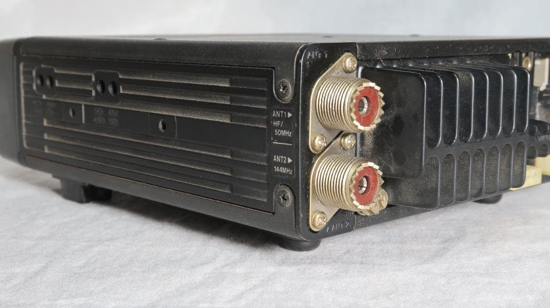 ICOM IC-706 HF/50MHz/144MHz オールモードハイパワー機