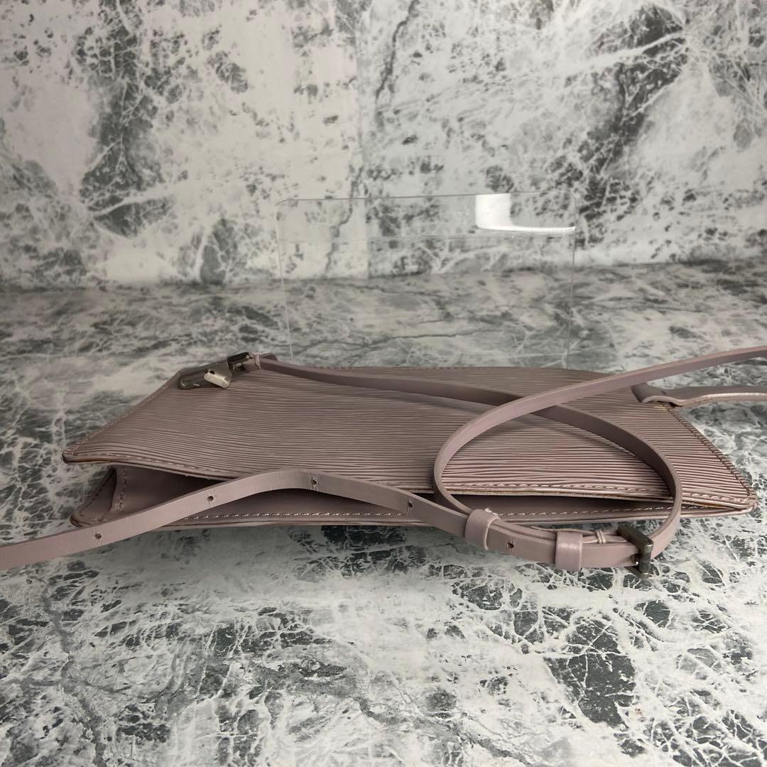 ✨LOUIS VUITTON✨　ルイヴィトン　ウエストポーチ　エピ　ロシェル