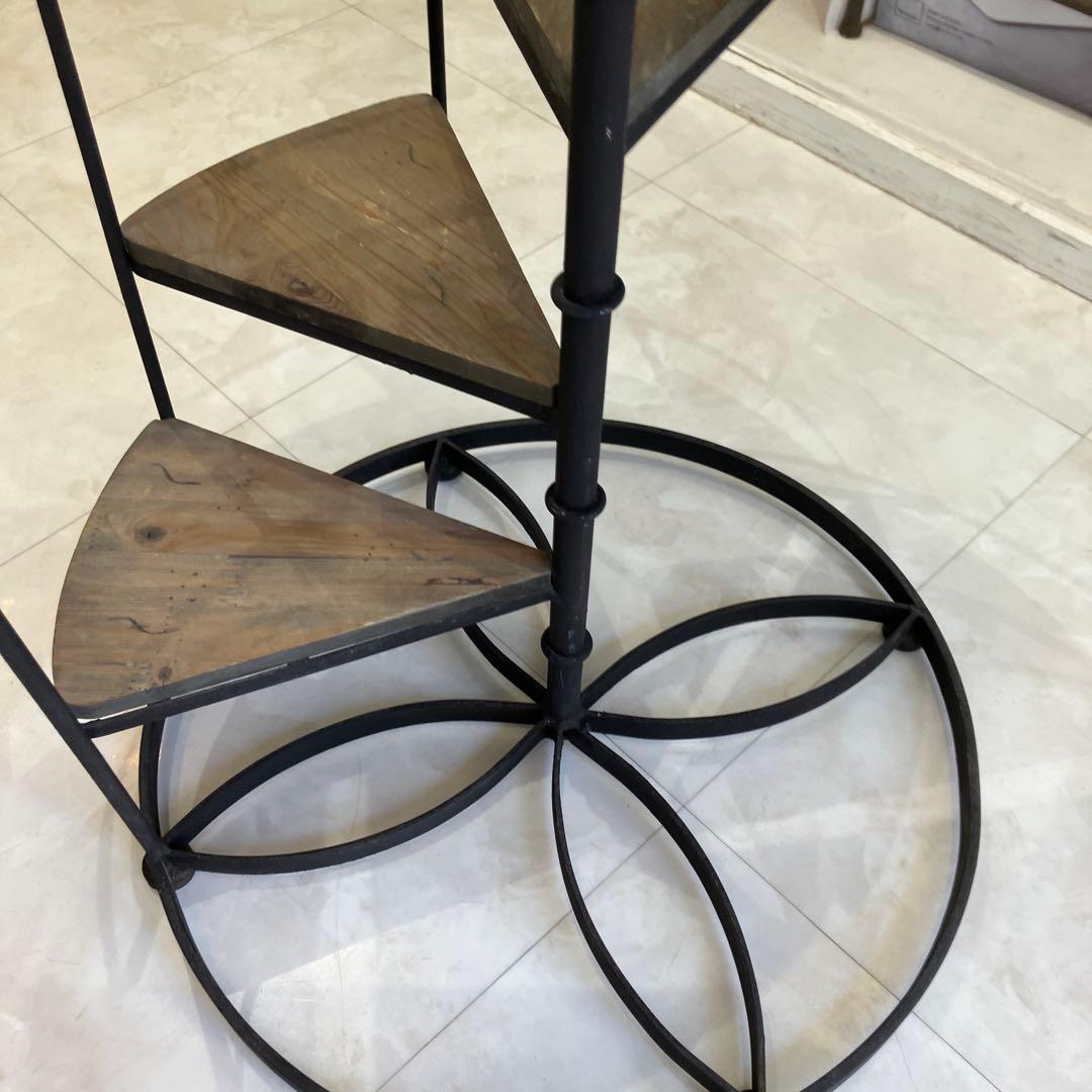 スパイラルテーブル