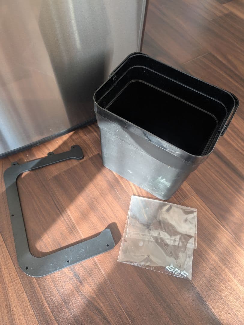 シルバー ごみ箱 62L 自動開閉機能