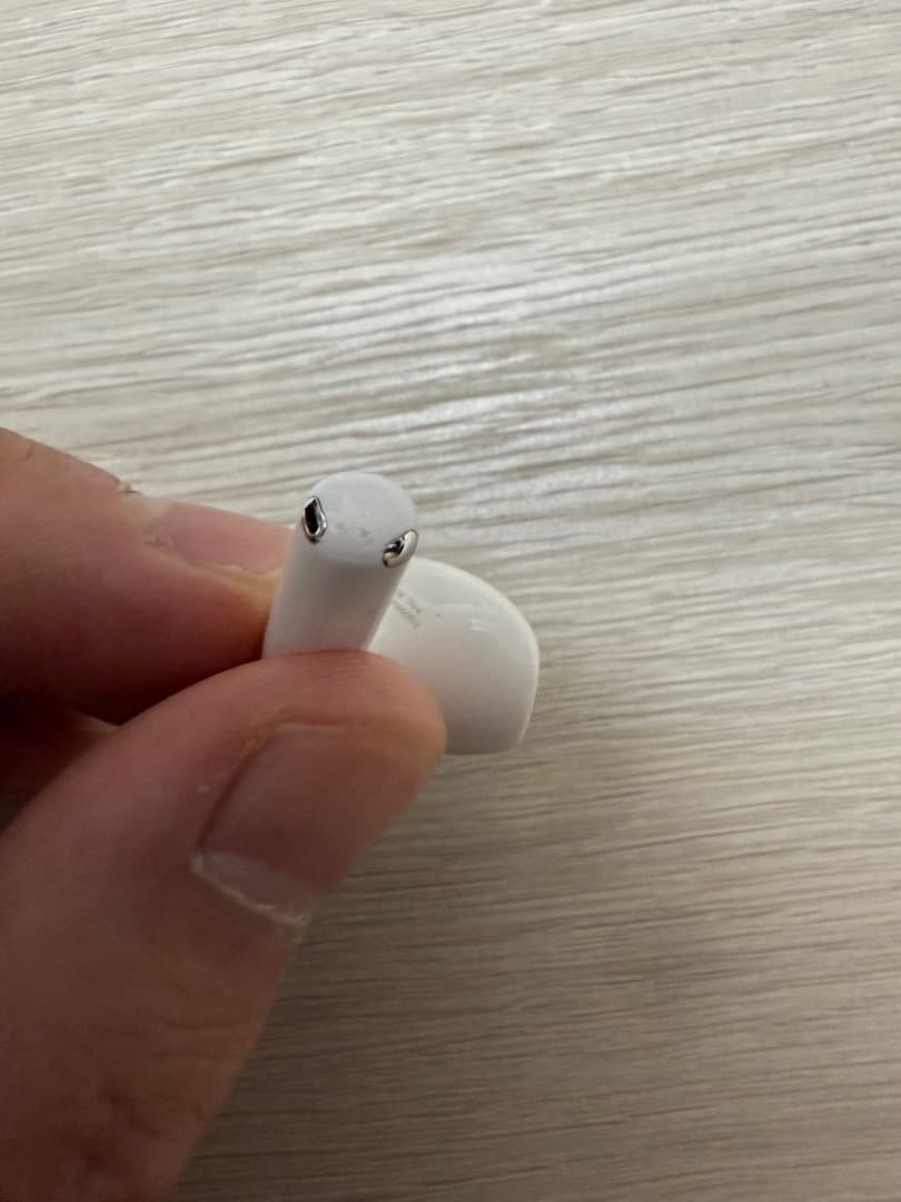 【中古品】AirPods 4 アクティブノイズキャンセリング搭載