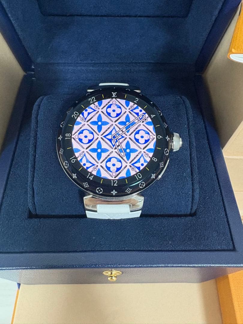 Louis Vuitton タンブールホライゾンv3 ライトアップ