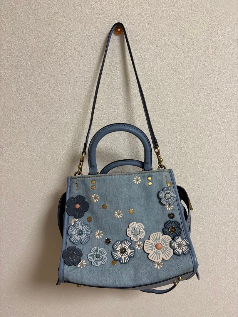 ラ*8様 COACH ローグ 25 ウィズ ティー ローズ デニム