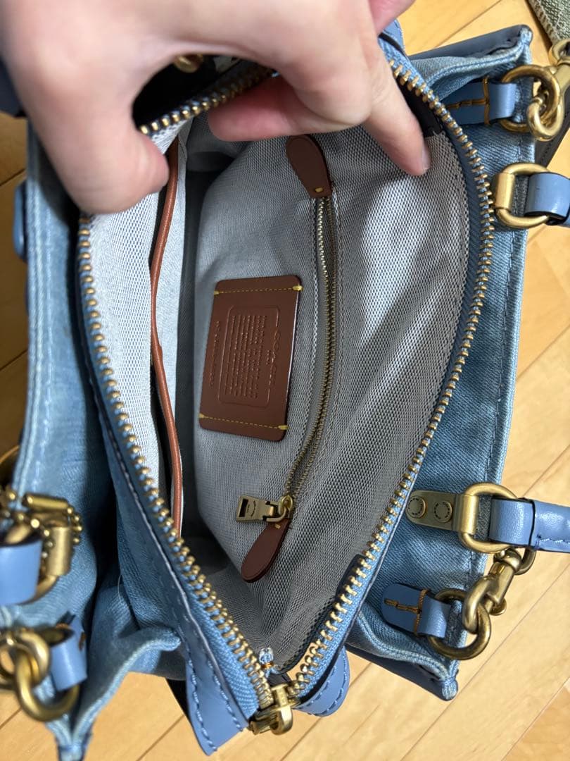 ラ*8様 COACH ローグ 25 ウィズ ティー ローズ デニム