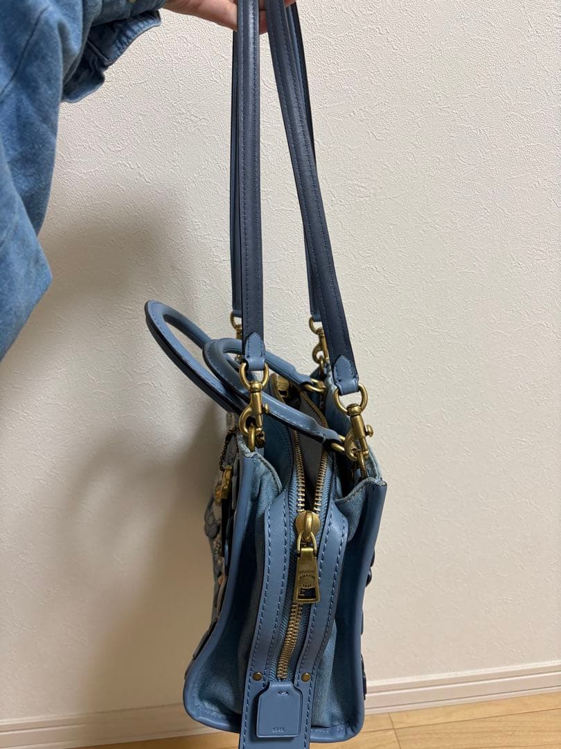 ラ*8様 COACH ローグ 25 ウィズ ティー ローズ デニム