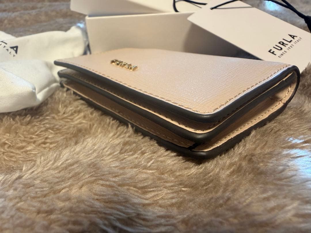 FURLA アイボリー レザー 名刺入れ　レディース