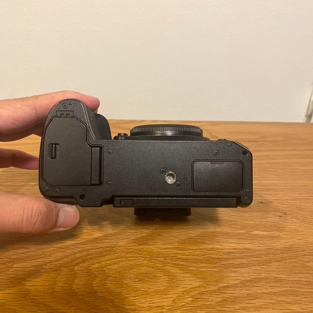 【美品】FUJIFILM X-H2 ボディ バッテリー2個＋チャージャー付き