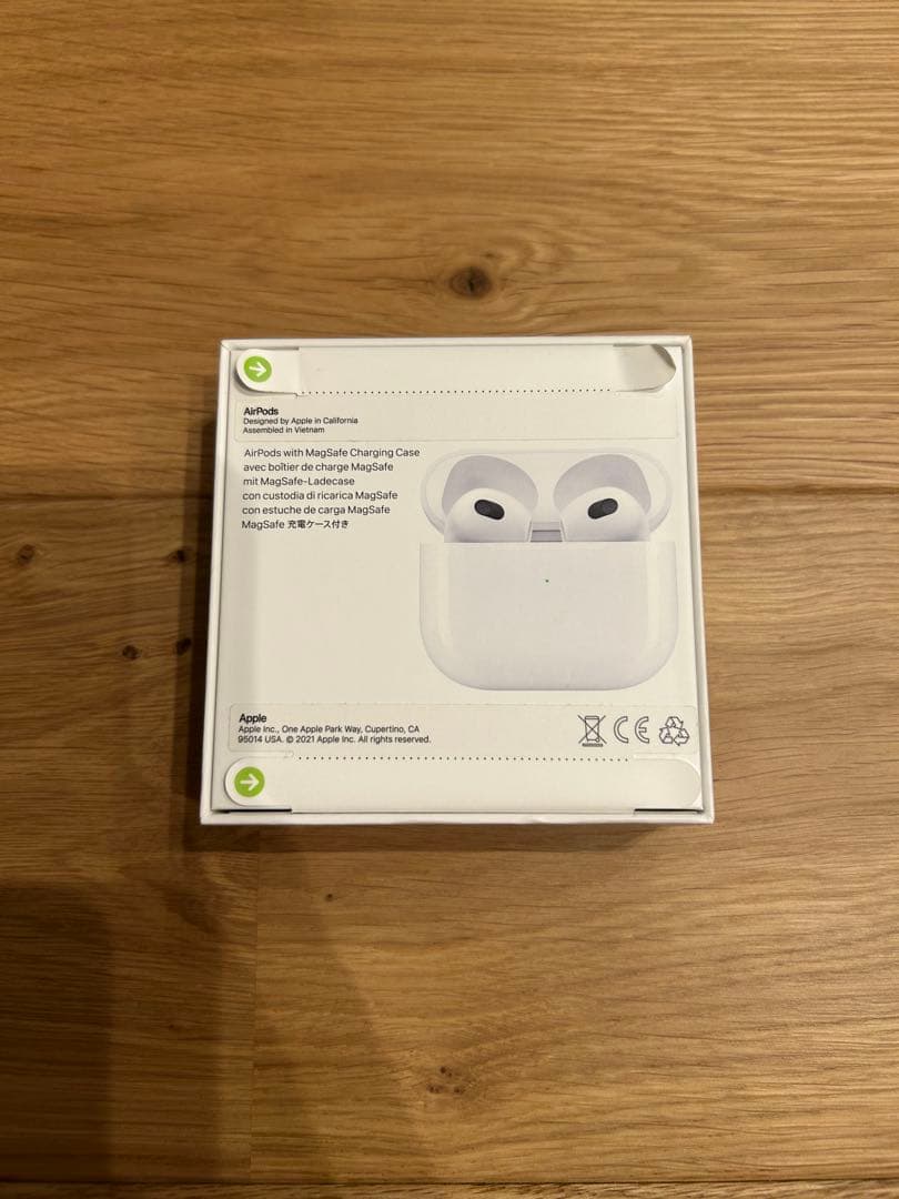 新品未開封　Apple 完全ワイヤレスイヤホン AirPods第3世代