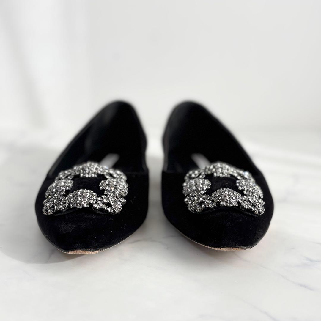 マノロブラニク 37.5 ハンギシ ベルベット フラットパンプス ブラック