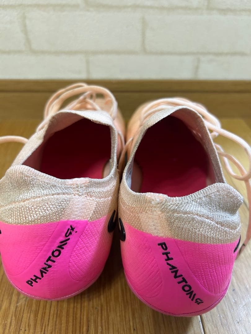 Nike Phantom サッカーシューズ ピンク/ベージュ