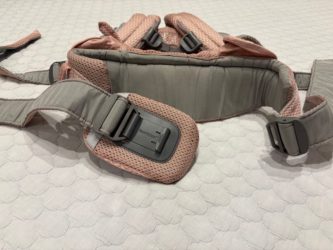 BABYBJÖRN Baby Carrier Harmony ピンク　美品