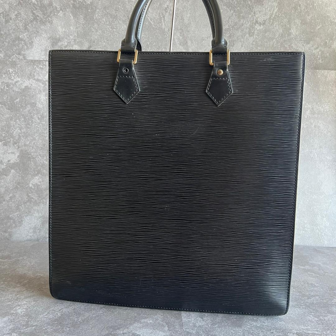 ⭐️LOUIS VUITTON⭐️ルイヴィトン エピ サックプラ ノワール