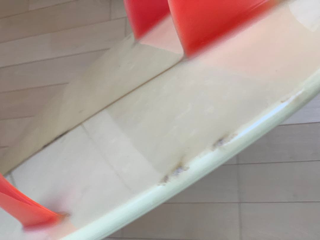 80年代のショートボード(メーカー/ドロップアウト、シェイパー/阿部)