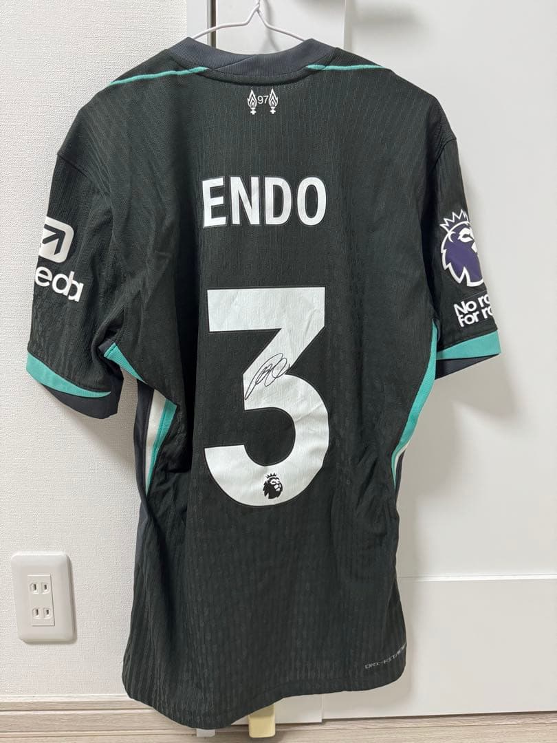 実使用　リヴァプールFC 遠藤航サイン入りユニフォーム