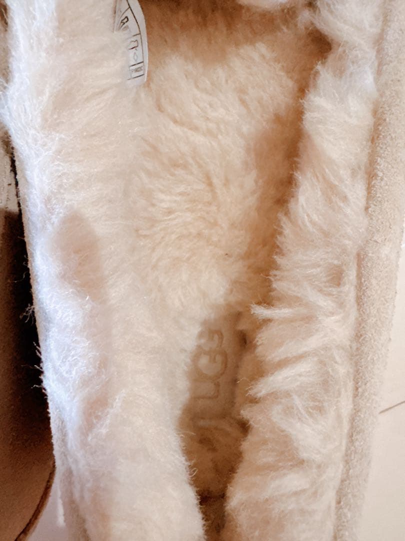 未使用UGG アグ　ベージュ スエード モカシン　ムートン