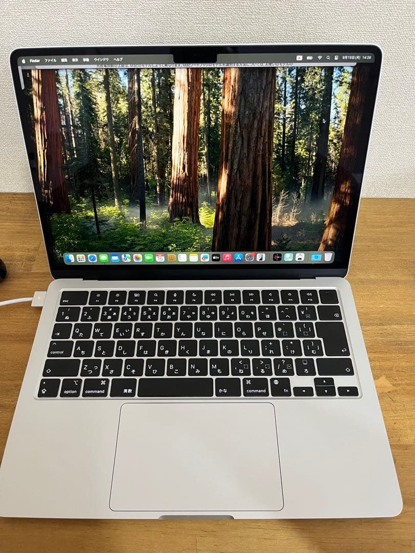 【ほぼ新品】MacBook Air シルバー M2チップ　macbook air