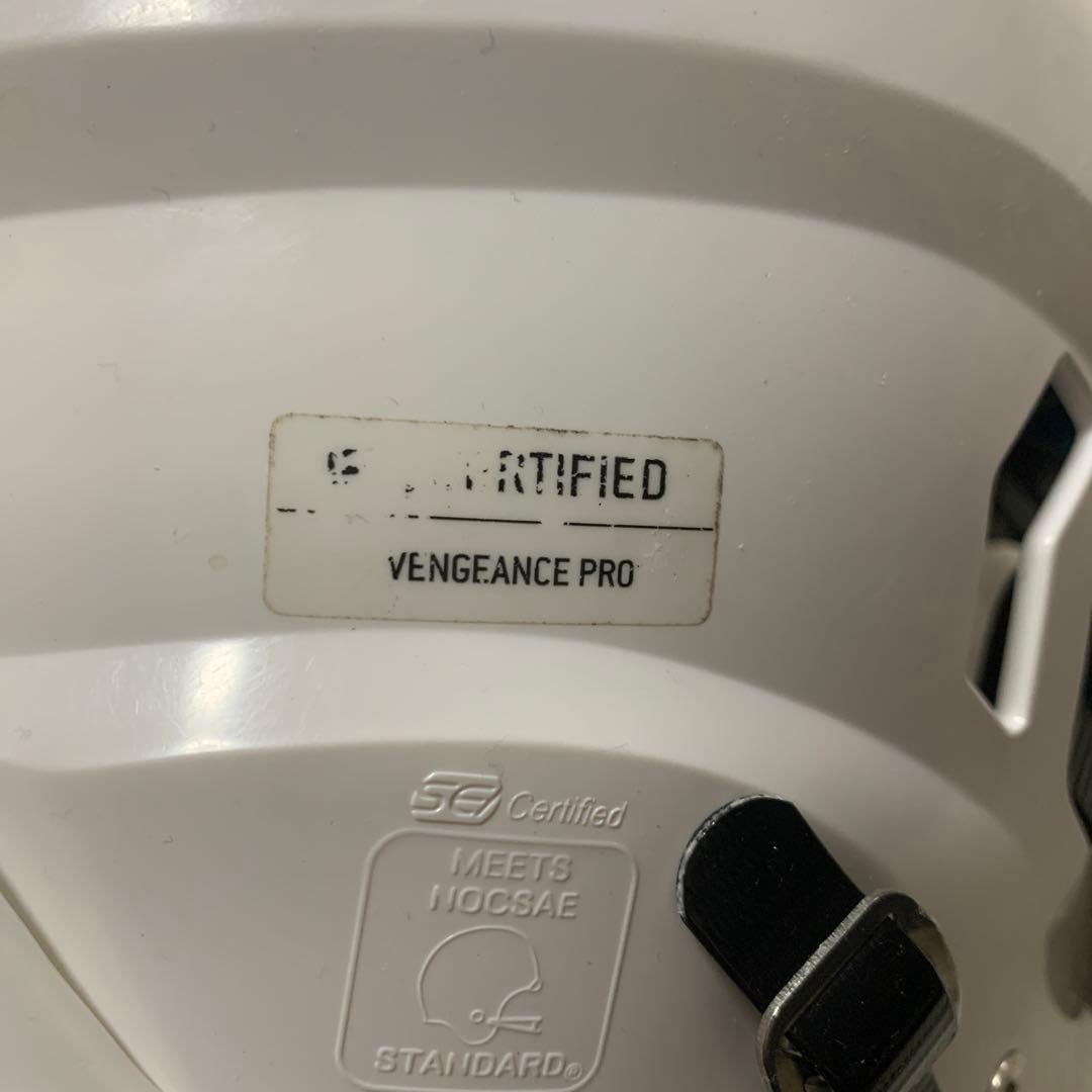 schutt アメリカンフットボールヘルメット ベンジェンスプロ　Mサイズ