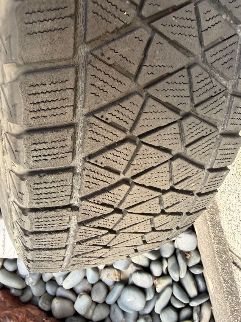 デリカD5 16インチ スタッドレスタイヤ　ホイールセット