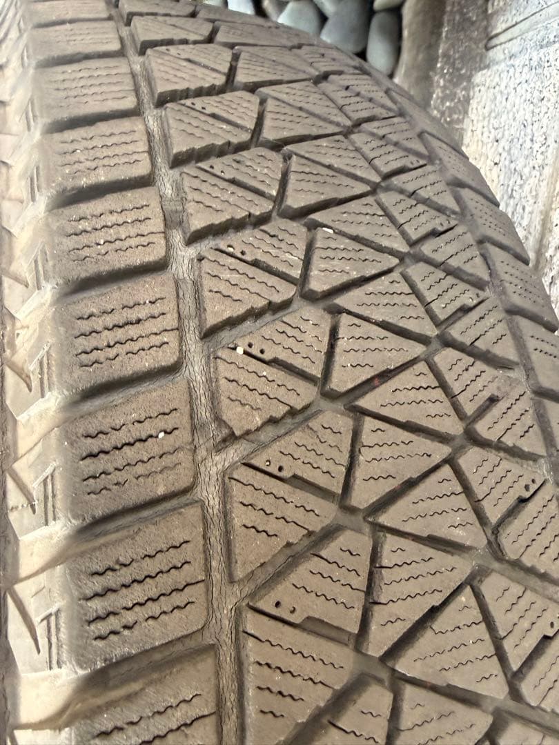 デリカD5 16インチ スタッドレスタイヤ　ホイールセット