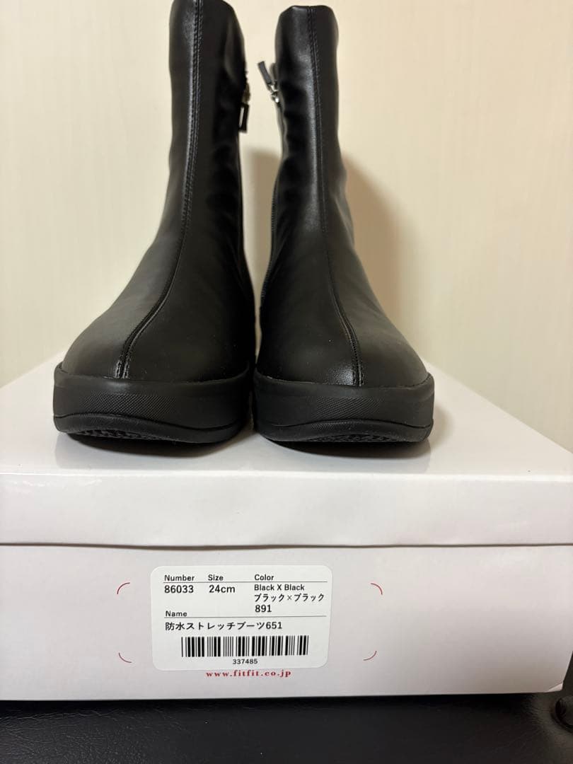 fitfit ブラックショートブーツ 内側ジッパー付き　24.0㎝ 新品同様