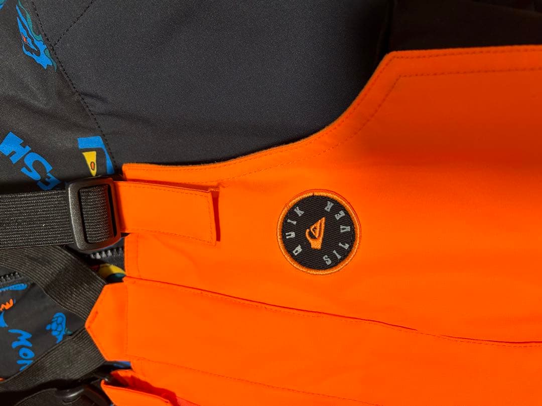 Quick Silver スキー、スノボウェア　上下6〜7歳130 上着美品