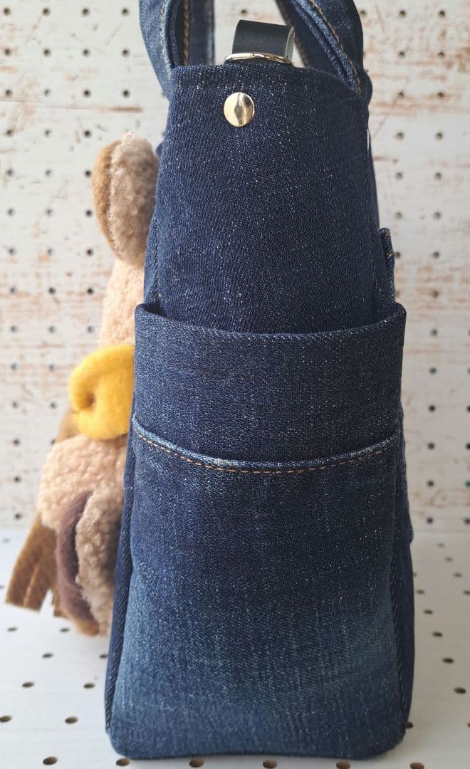 ゆ*ら様 コヤンイサムチョン　オッドアイねこ　デニムリメイクトートバッグ