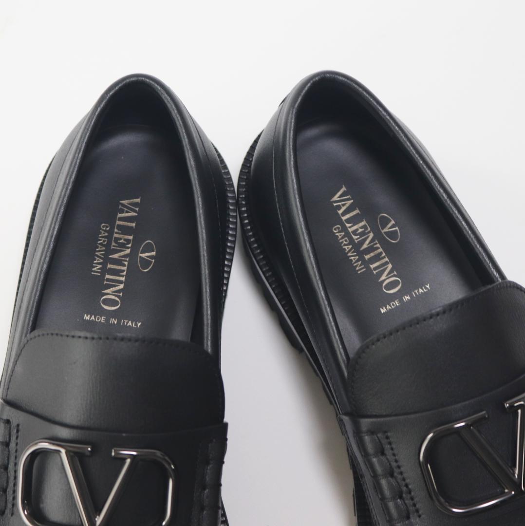 165,000円新品【ヴァレンティノ ガラヴァーニ】Vロゴ ローファー 黒 26
