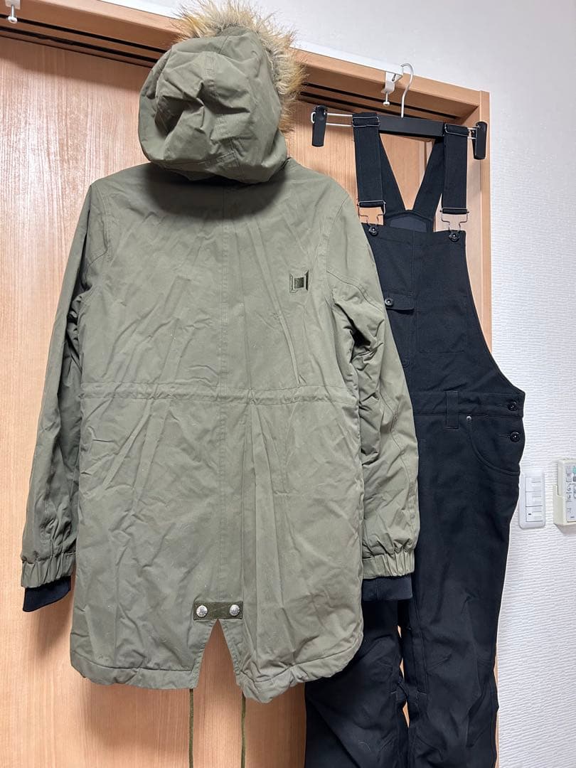 L1エルワン　スノーボードウエアジャケット　ウェア　ビブパンツセット　女性用