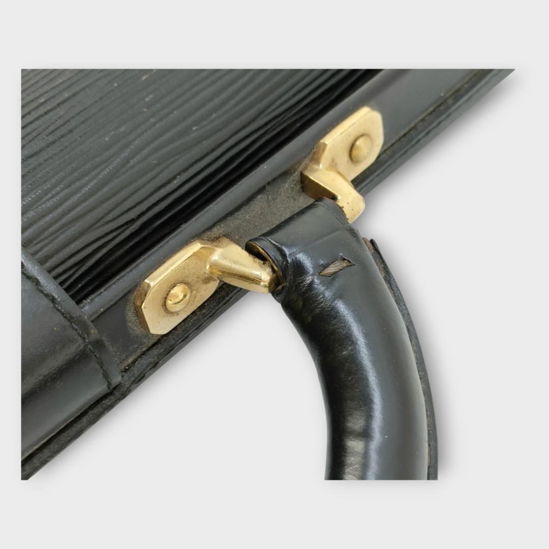 ルイヴィトン M53305 セルヴィエットフェルモワール ビジネスバッグ エピ