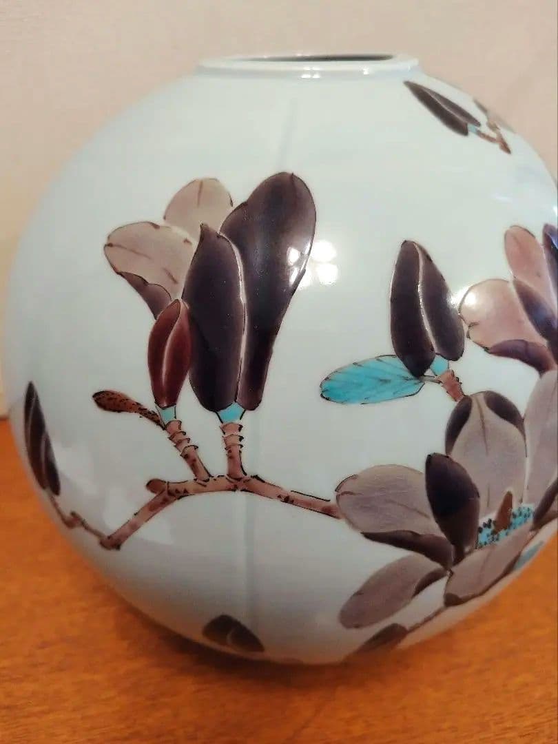 九谷焼花瓶、山田義明（号龍山）作、箱付き。数々賞受賞作家作フラワーベース。値下げ