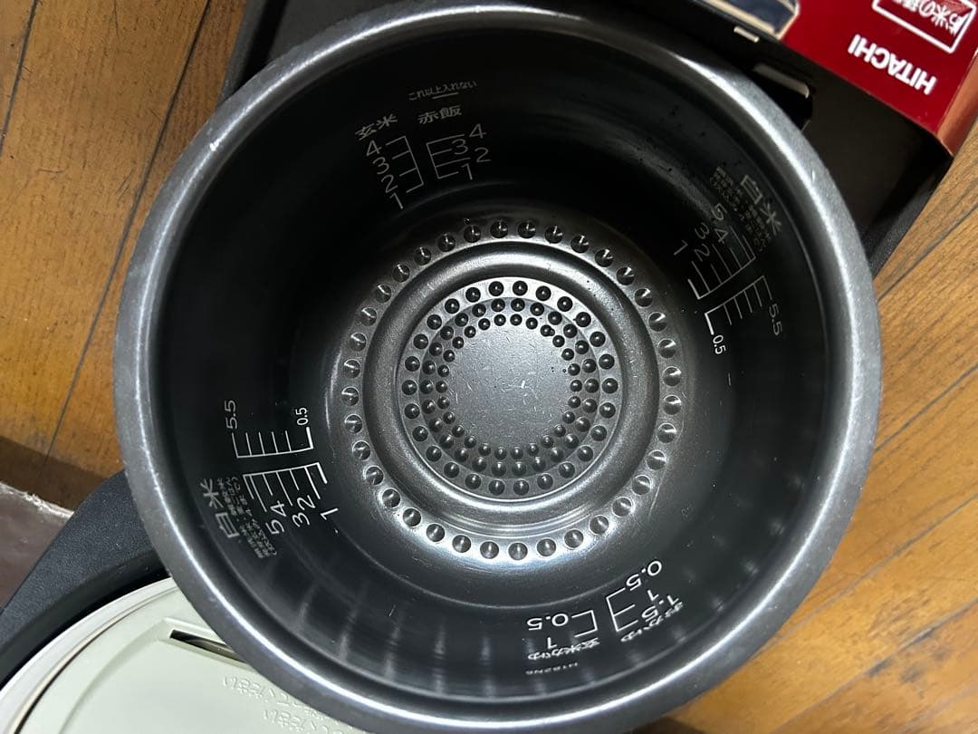 HITACHI 5.5合 圧力スチーム RZ-TS105M 炊飯器 22年製