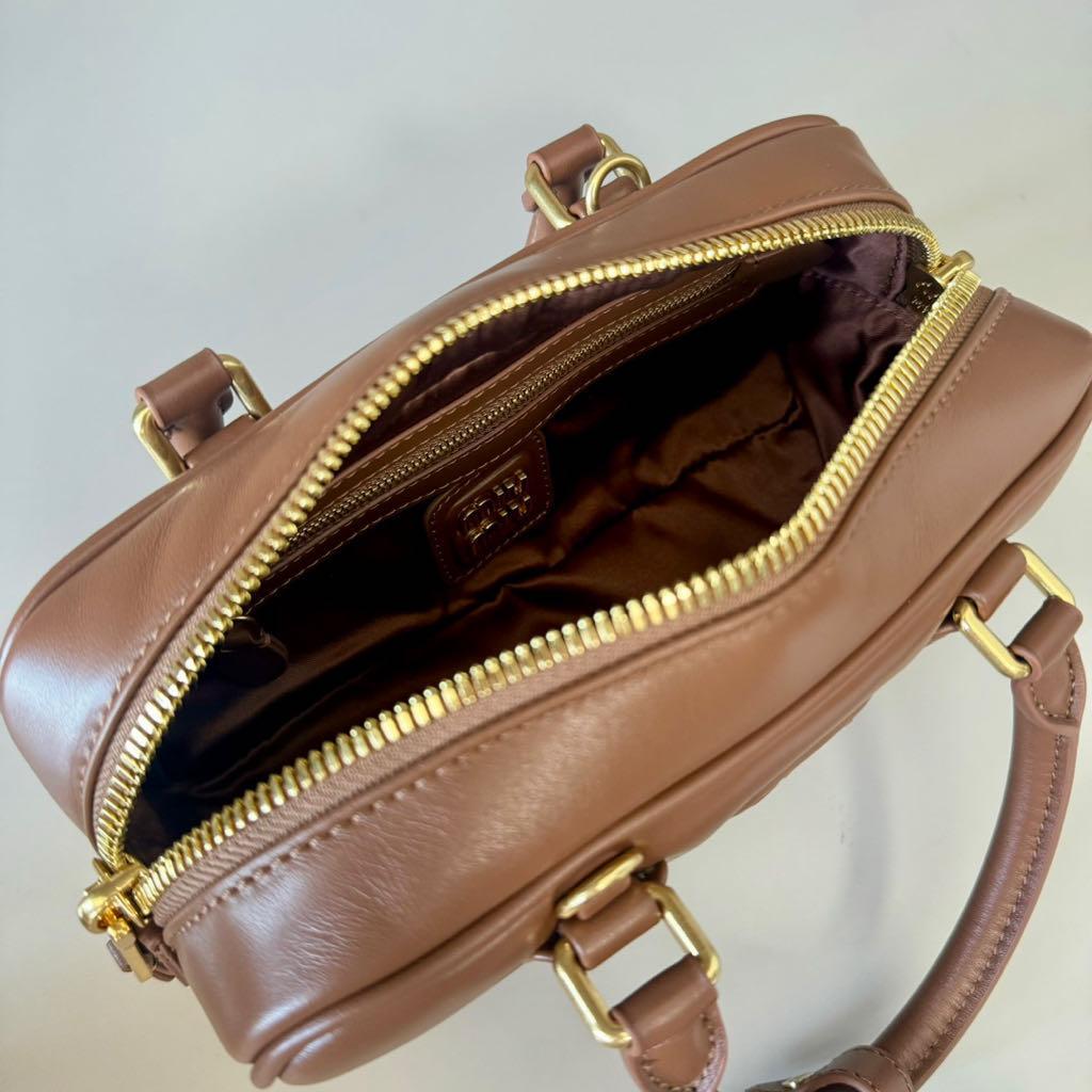 MIUMIU　キャラメル色ハンドバッグ　ショルダーバッグ