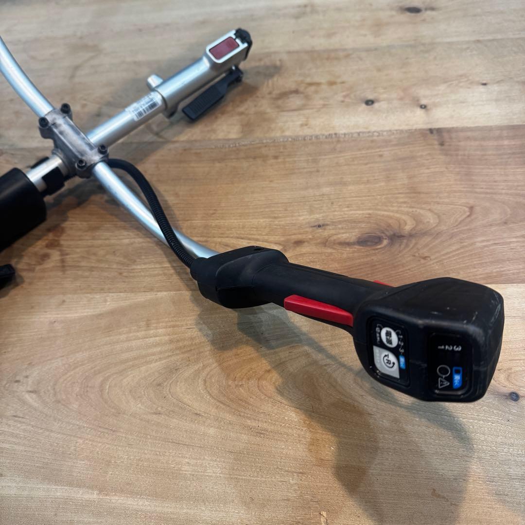 マキタ 18V充電草刈機 MUR191UD