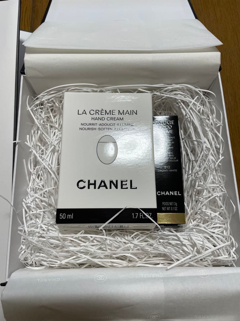 CHANEL ギフト　ハンドクリーム　リップクリーム　箱付き　ショッピングバッグ