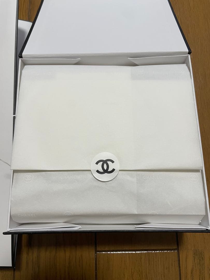 CHANEL ギフト　ハンドクリーム　リップクリーム　箱付き　ショッピングバッグ