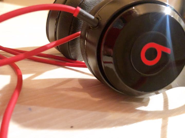 Beats ヘッドフォン BLACK