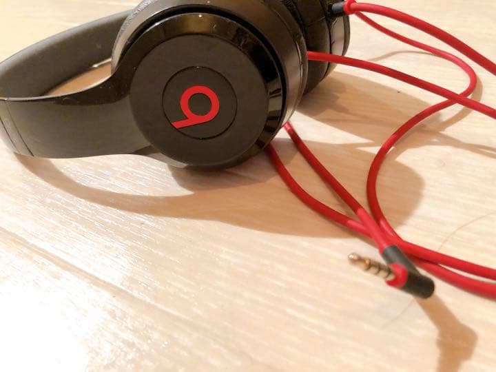 Beats ヘッドフォン BLACK