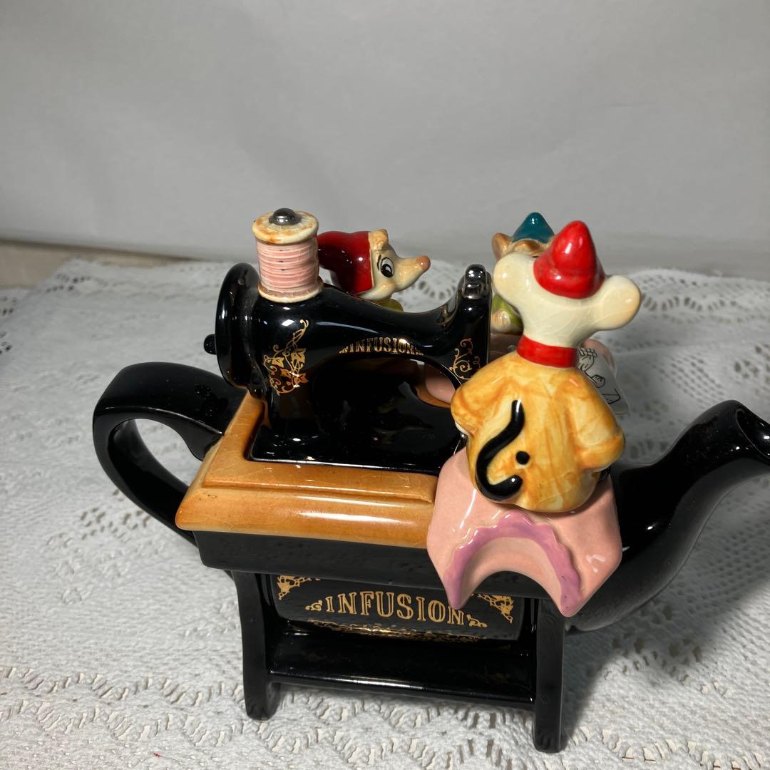 ポール・カーデュー、ディズニーシンデレラ、ミシン型ポット、 陶器ティーポット