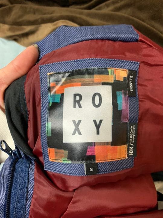 【2回使用】【ROXY】女性用スノボウェア上下セット