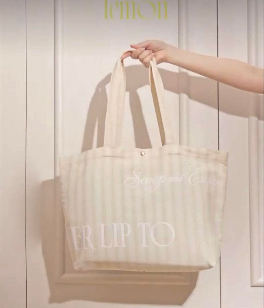 バッグ Her lip to Scoop and Escape Large Tote