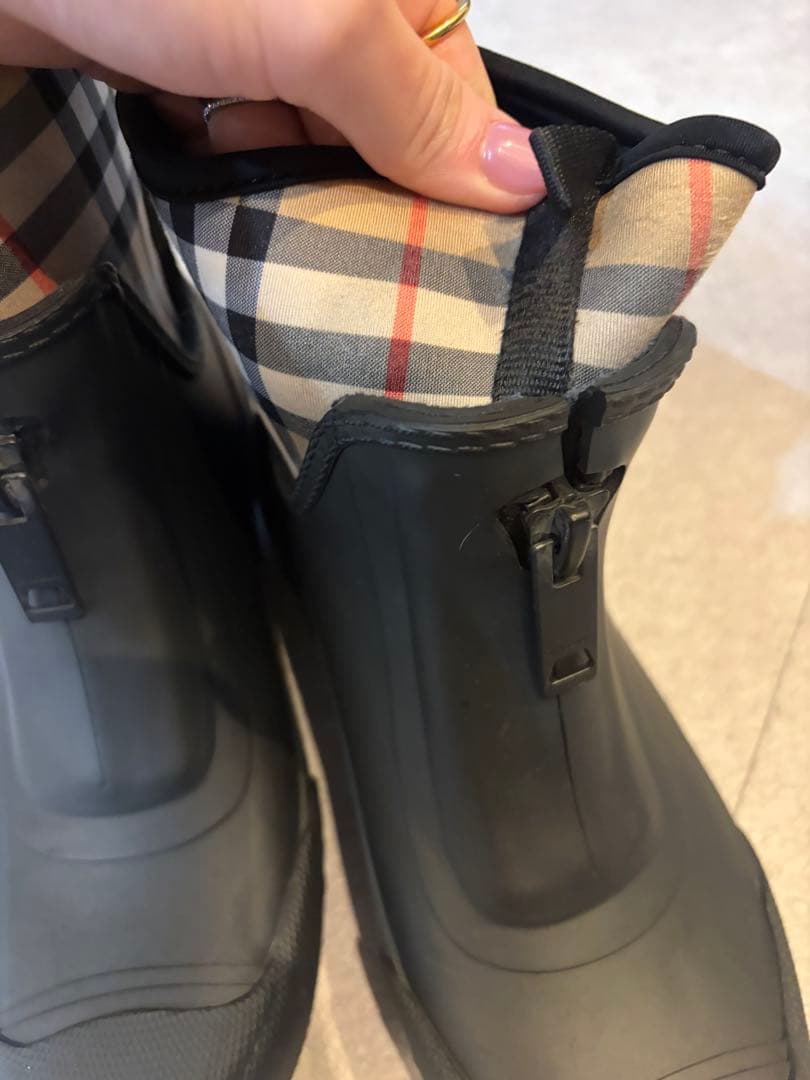 Burberry ブラック ベージュ 長靴　ブーツ