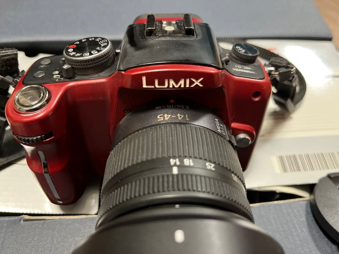 【Panasonic】LUMIX DMC-G1R ダブルズームレンズキットレッド