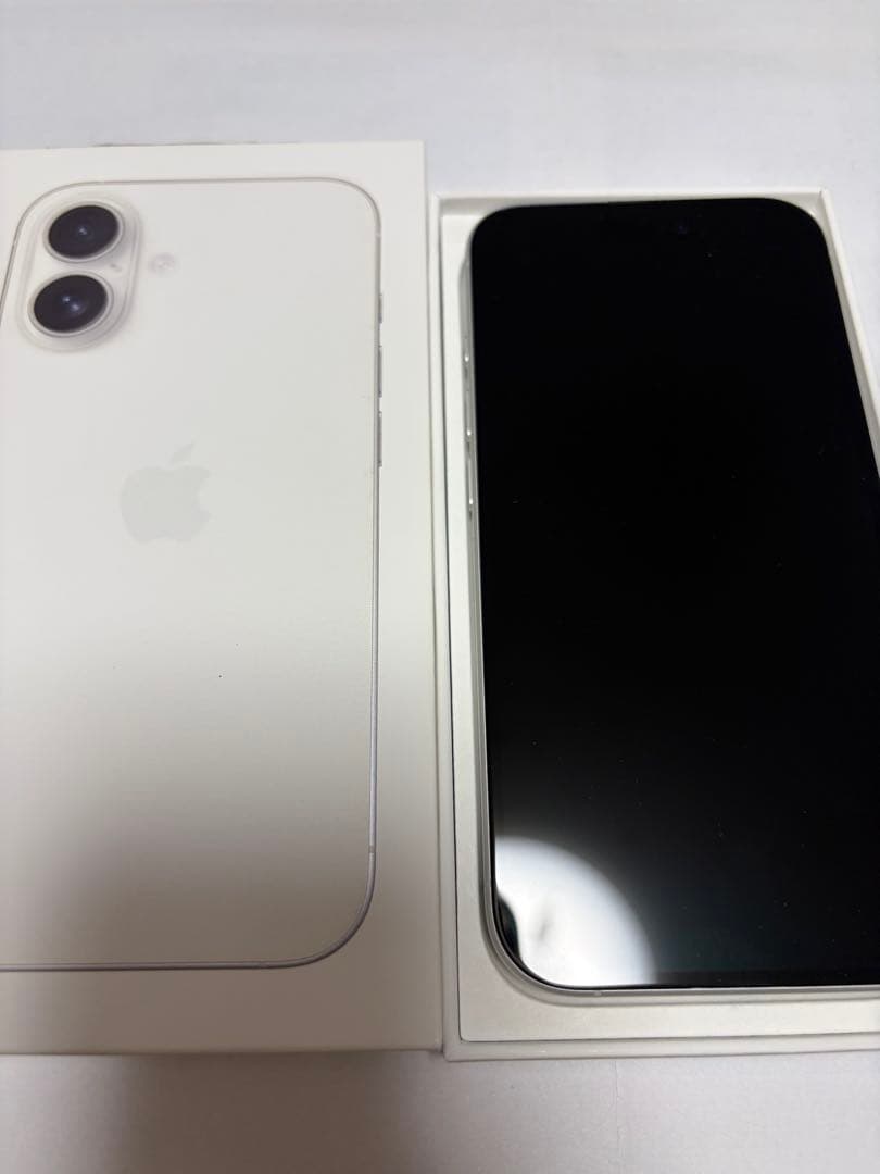 美品 iPhone 16 128GB ホワイト