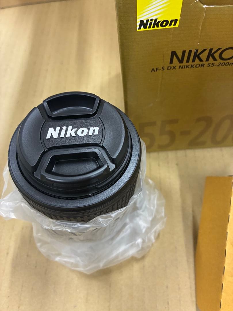 新品 Nikon 55-200mm f/4-5.6G ED VR II箱ダメージ