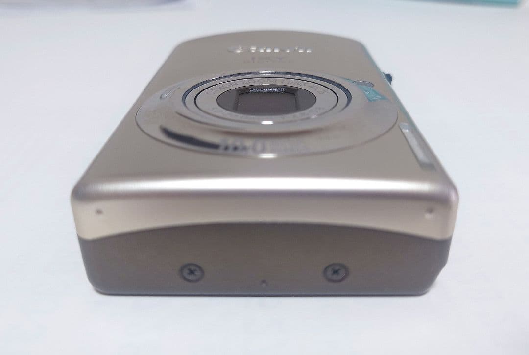 キャノン　デジカメ　IXY 920 IS ゴールド 箱あり　美品