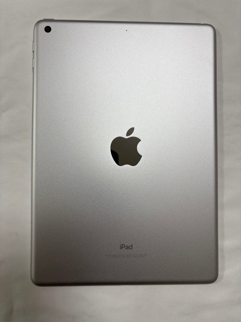 iPad ￼第６世代wi-fi 32GBシルバー 本体