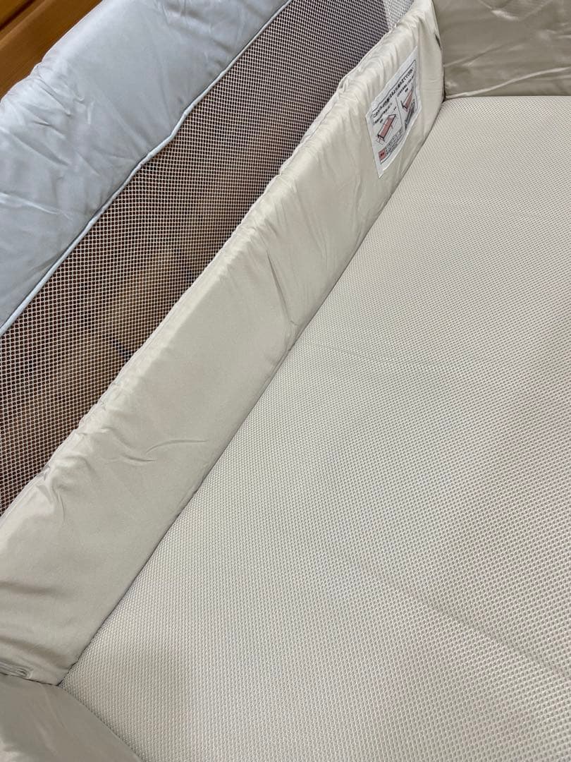 超美品　ココネルエアー　ホワイトグレー　ベビーベッド