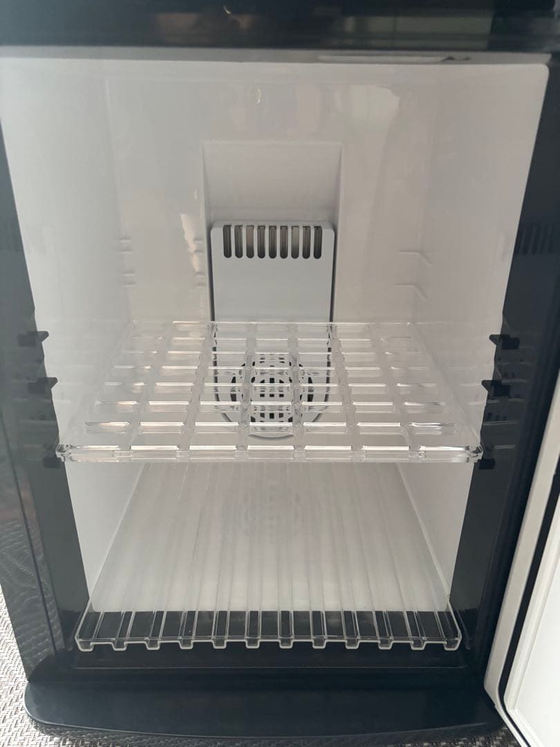 Versos 冷温庫 25L ブラックVS-470