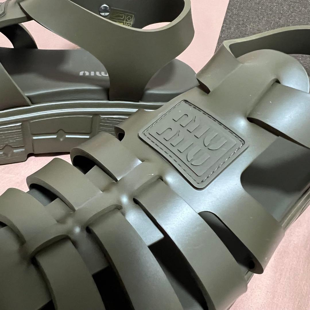 miu miu オリーブグリーン サンダル 新品未使用 箱布袋付き